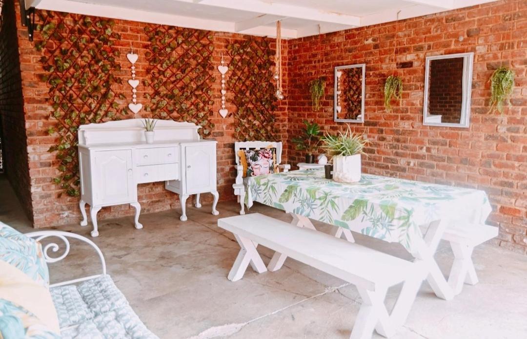 Zhantique Guest House 1- Unit 5 博克斯堡 外观 照片