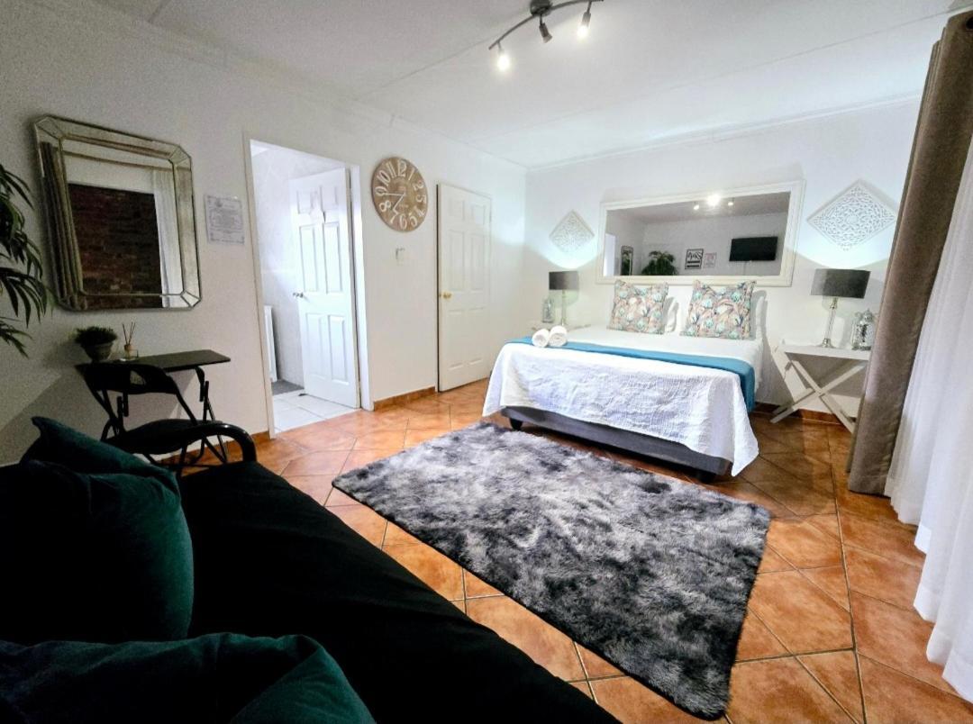 Zhantique Guest House 1- Unit 5 博克斯堡 外观 照片