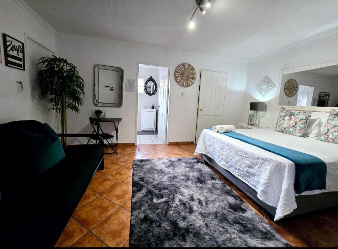 Zhantique Guest House 1- Unit 5 博克斯堡 外观 照片